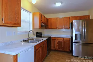 3221 Nedmore Ct, Matthews, NC 28105 - Photo 4