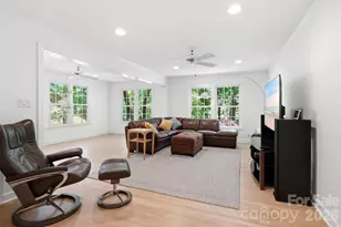1215 Turnbridge Rd, Charlotte, NC 28226 - Photo 4