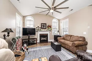 823 Wynnshire Drive, Hickory, NC 28601 - Photo 8