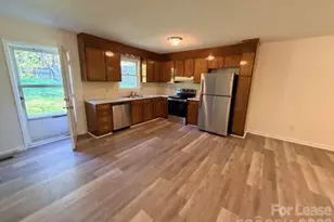 422 Greenlea Cir, Taylorsville, NC 28681 - Photo 8