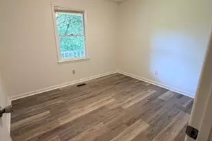 422 Greenlea Cir, Taylorsville, NC 28681 - Photo 2