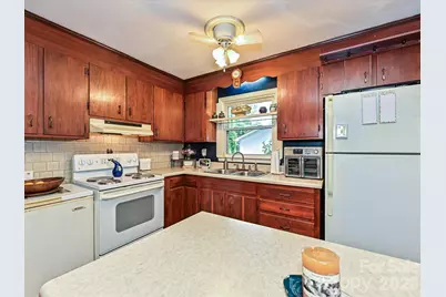720 Aintree Road, Charlotte, NC 28215 - Photo 10