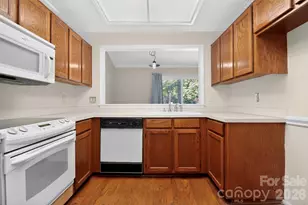 9234 Kings Canyon Dr, Charlotte, NC 28210 - Photo 14