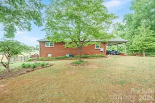 2359 Hendrix Rd, Maiden, NC 28650 - Photo 6