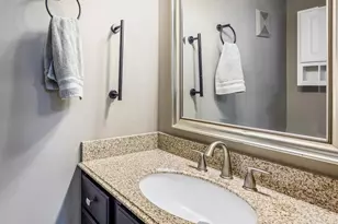 911 21st Ave NE, Hickory, NC 28601 - Photo 10
