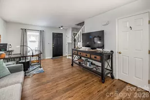 911 21st Ave NE, Hickory, NC 28601 - Photo 8
