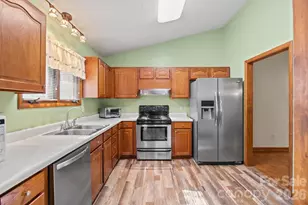 1305 Wellington Hills Cir, Salisbury, NC 28147 - Photo 10