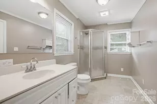 6517 Riverine Dr, Charlotte, NC 28216 - Photo 24