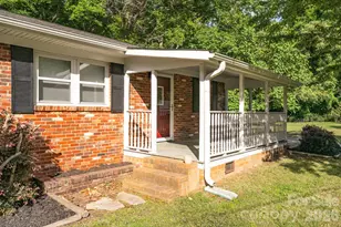 6517 Riverine Dr, Charlotte, NC 28216 - Photo 2