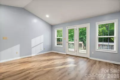 1011 Cambridge Court, Lenoir, NC 28645 - Photo 10