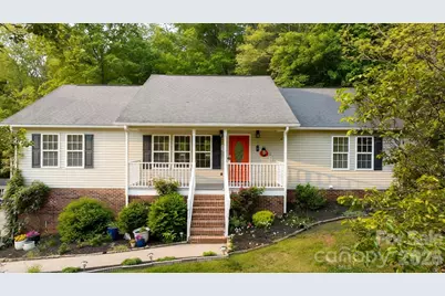 1011 Cambridge Court, Lenoir, NC 28645 - Photo 2