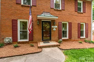 9607 Riddick Pl, Matthews, NC 28105 - Photo 2
