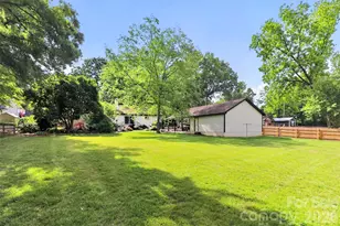 6632 Lancer Dr, Charlotte, NC 28226 - Photo 36