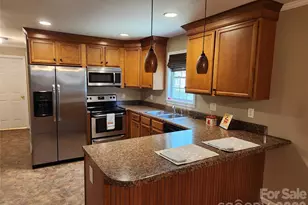 1404 W Mauney Ave, Gastonia, NC 28052 - Photo 4