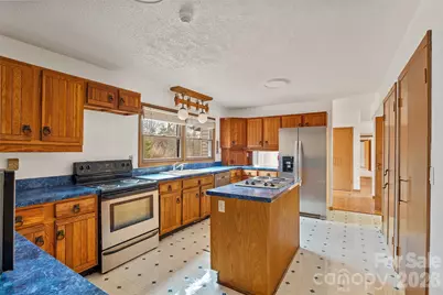 2025 Howard Gap Road, Hendersonville, NC 28792 - Photo 4