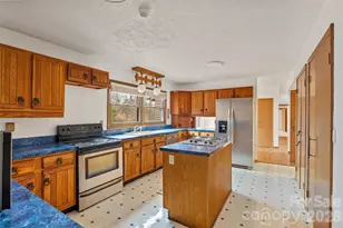 2025 Howard Gap Rd, Hendersonville, NC 28792 - Photo 4