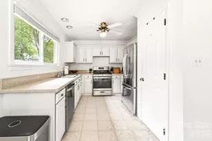 11021 Fox Mill Ln, Charlotte, NC 28277 - Photo 14