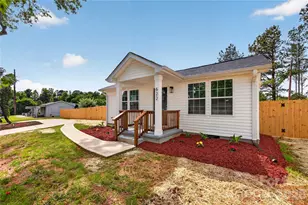 622 W Catawba Ave, Mount Holly, NC 28120 - Photo 1