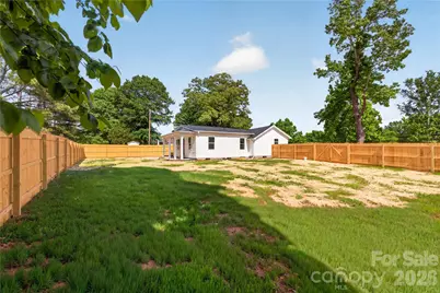 622 W Catawba Avenue, Mount Holly, NC 28120 - Photo 18