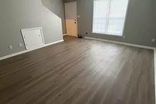 1009 22nd St NE, Hickory, NC 28601 - Photo 2