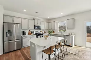 11523 Cardinal Crk Ave, Charlotte, NC 28215 - Photo 10