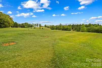 562 Mountain View Road, Statesville, NC 28625 - Photo 2