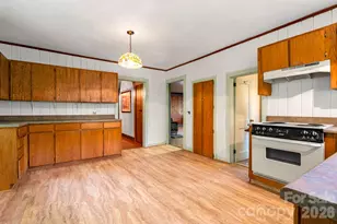 257 Pine St, Black Mountain, NC 28711 - Photo 16