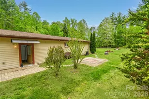 945 N Country Club Rd, Brevard, NC 28712 - Photo 34