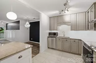 1042 Churchill Downs Ct, Charlotte, NC 28211 - Photo 12