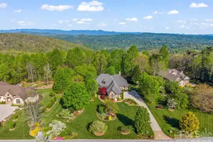 122 Founders Dr, Flat Rock, NC 28731 - Photo 2