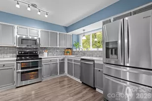 13809 Loch Loyal Dr, Charlotte, NC 28273 - Photo 14