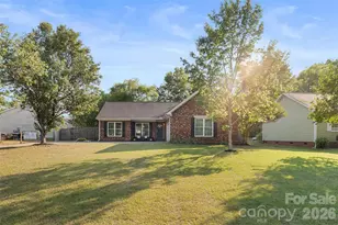 13809 Loch Loyal Dr, Charlotte, NC 28273 - Photo 2