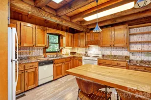 221 Hammer Hollow Dr, Marion, NC 28752 - Photo 10