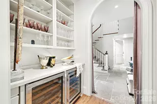 2301 Queens Rd E, Charlotte, NC 28207 - Photo 8