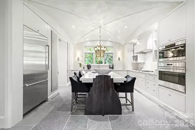 2301 Queens Road E, Charlotte, NC 28207 - Photo 6