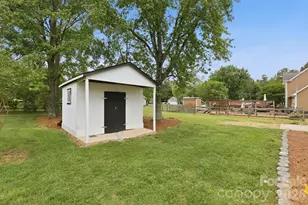 8106 Castlemaine Dr, Matthews, NC 28104 - Photo 26