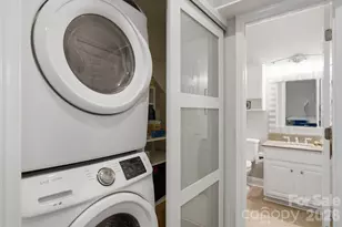 1016 W 1st St, Charlotte, NC 28202 - Photo 20