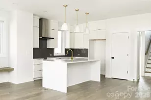 221 Woodsborough Pl, Raleigh, NC 27601 - Photo 18