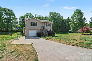 2056 Redberry Ln, Conover, NC 28613 - Photo 2