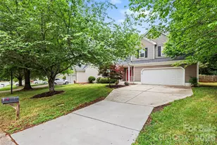 8910 Castlebay Dr, Charlotte, NC 28277 - Photo 2