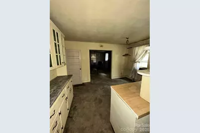 1611 W Fifth Avenue, Gastonia, NC 28052 - Photo 2