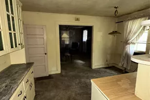 1611 W 5th Ave, Gastonia, NC 28052 - Photo 2