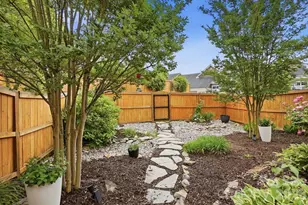 19512 Topgallant Dr, Cornelius, NC 28031 - Photo 2