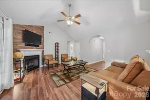 1120 Warpers Ln, Fort Mill, SC 29715 - Photo 6