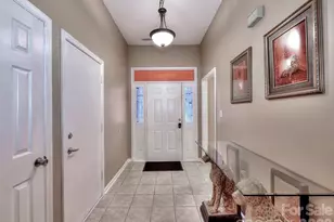 3102 Mintleaf Dr, Charlotte, NC 28269 - Photo 2