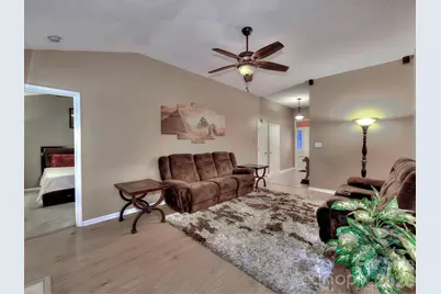 3102 Mintleaf Drive, Charlotte, NC 28269 - Photo 4