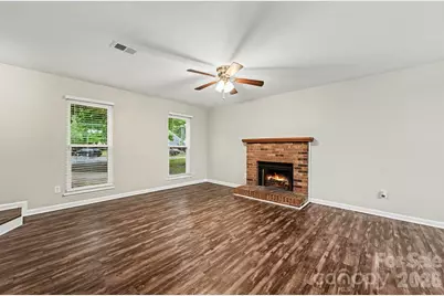 8800 Royal Scot Lane, Charlotte, NC 28227 - Photo 4