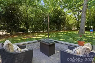 1061 Eaglewood Ave, Charlotte, NC 28212 - Photo 6