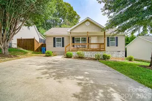 136 Newberry Dr, Fletcher, NC 28732 - Photo 2