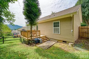 136 Newberry Dr, Fletcher, NC 28732 - Photo 4